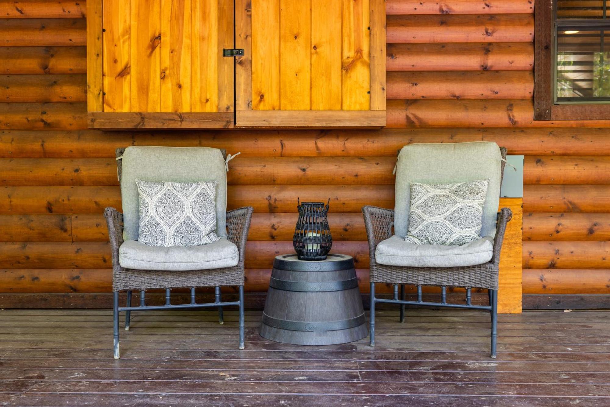 Cross Timbers Cabin On The Grove'S 25-Acres Broken Bow Eksteriør billede