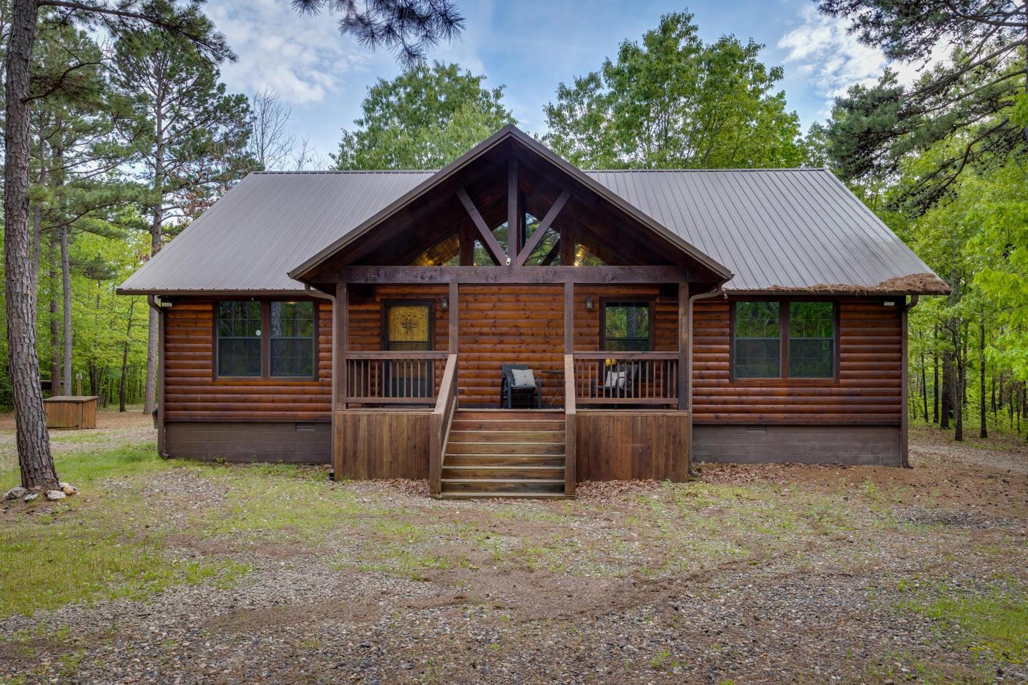 Cross Timbers Cabin On The Grove'S 25-Acres Broken Bow Eksteriør billede