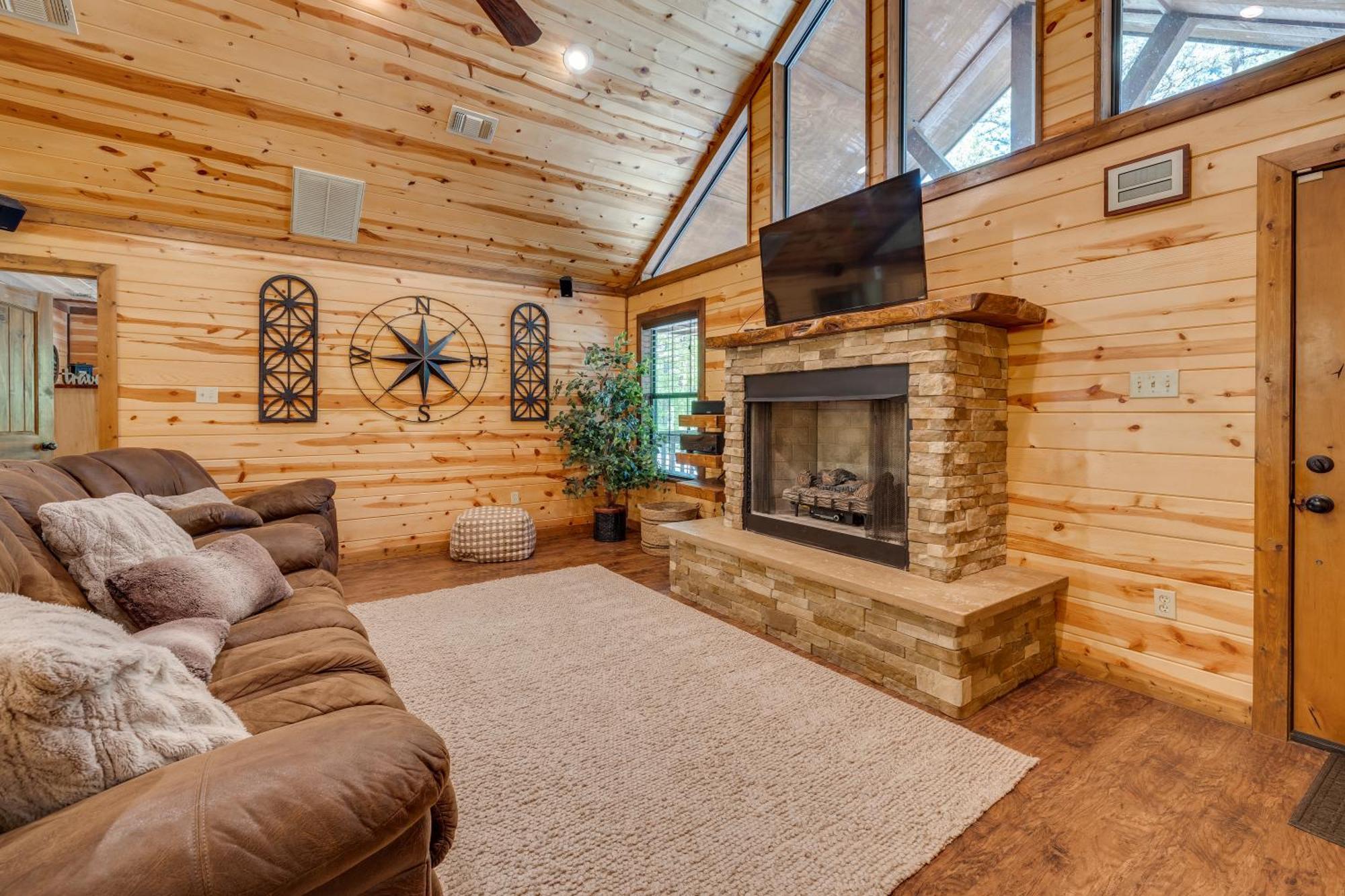 Cross Timbers Cabin On The Grove'S 25-Acres Broken Bow Eksteriør billede